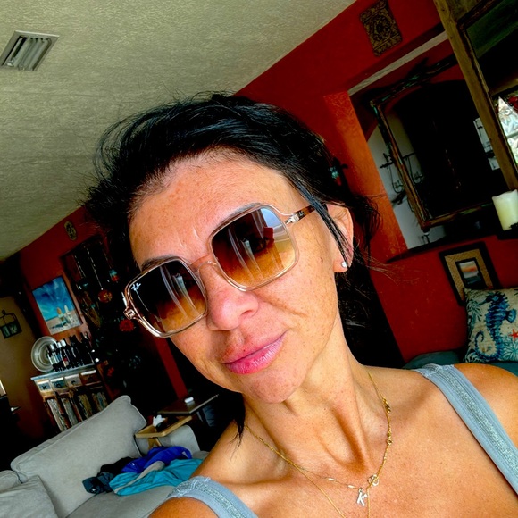 Ray Ban Square II polished transparent pink sunglasses. Case included. - Picture 3 of 9